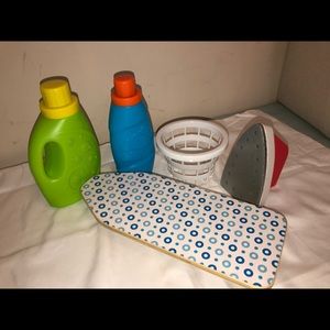 Melissa and Doug laundry set